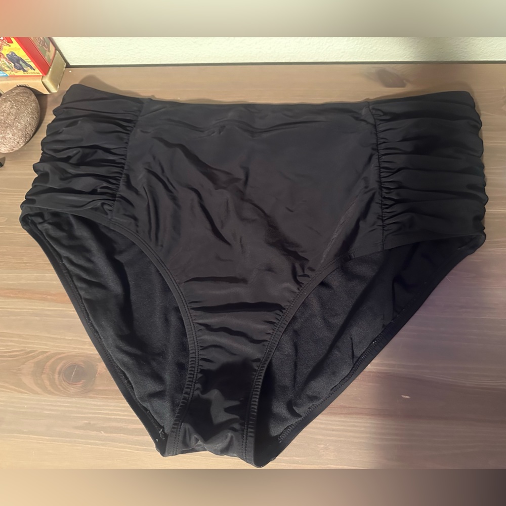 24/26W Ruched High Waist Bikini Bottoms